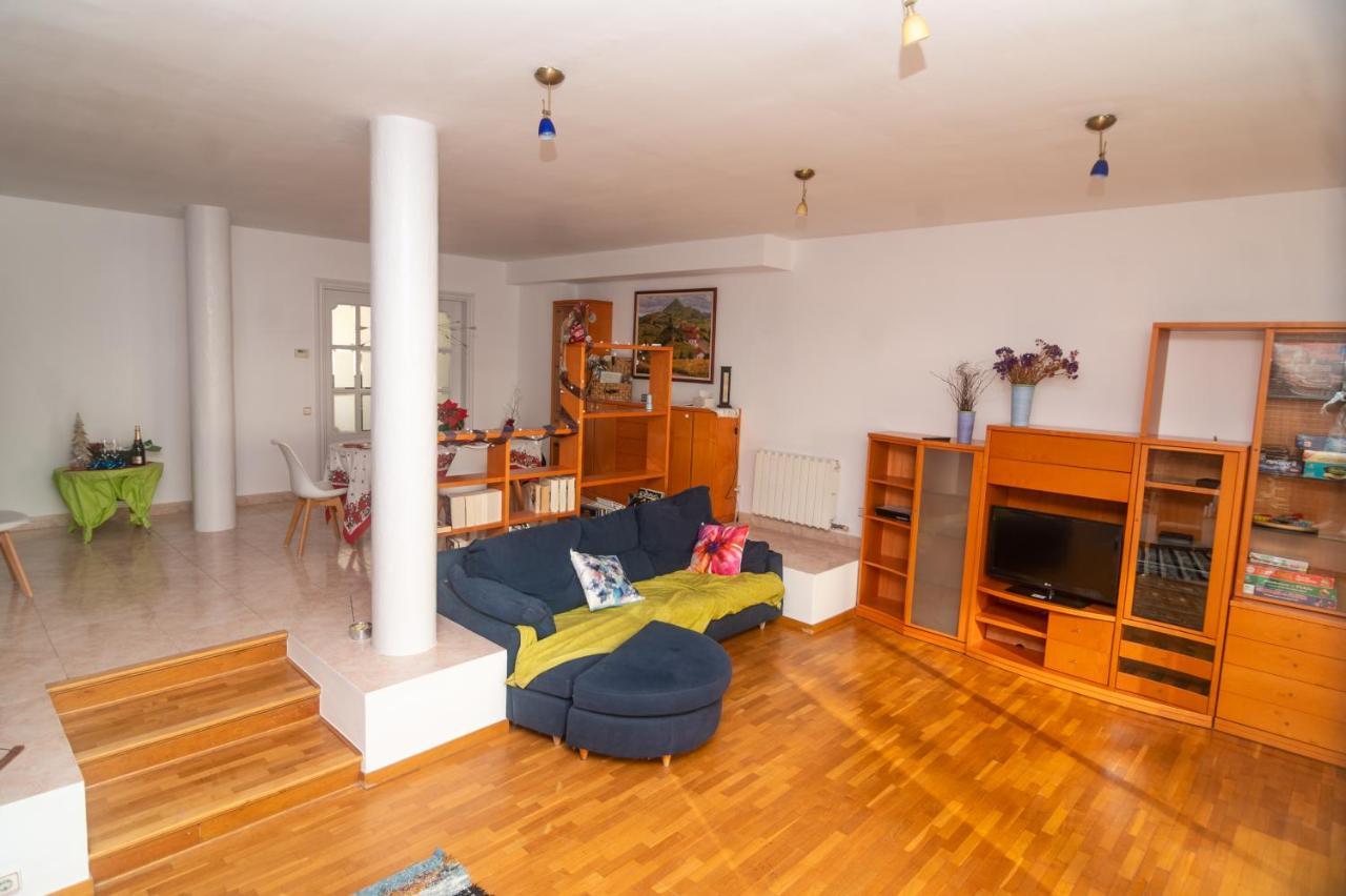 Gran Apartamento De 4 Habitaciones En Σίτζες Εξωτερικό φωτογραφία