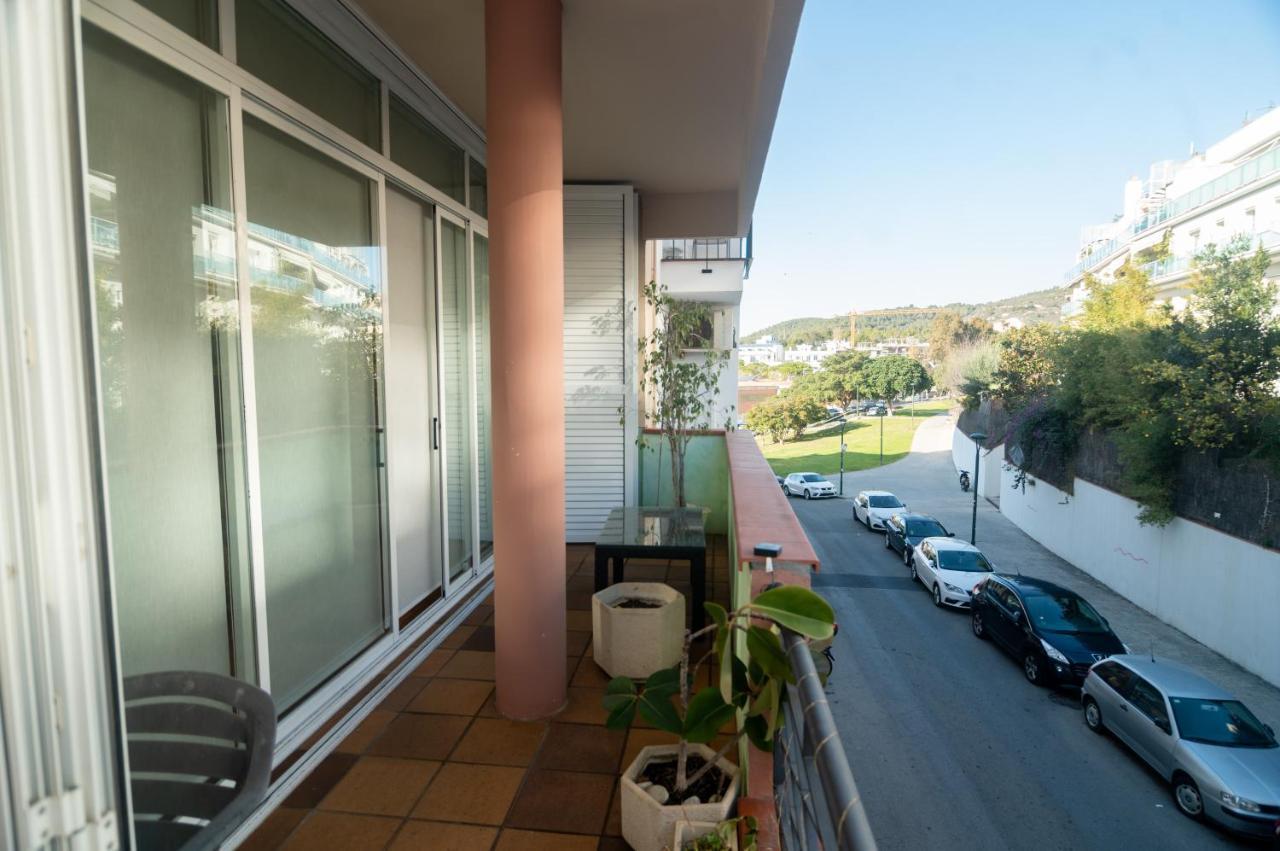 Gran Apartamento De 4 Habitaciones En Σίτζες Εξωτερικό φωτογραφία